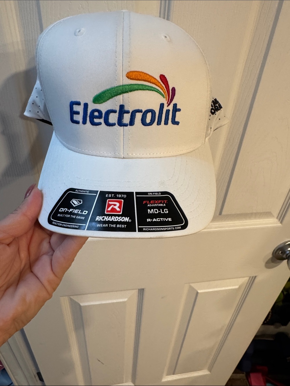 Electrolit hat